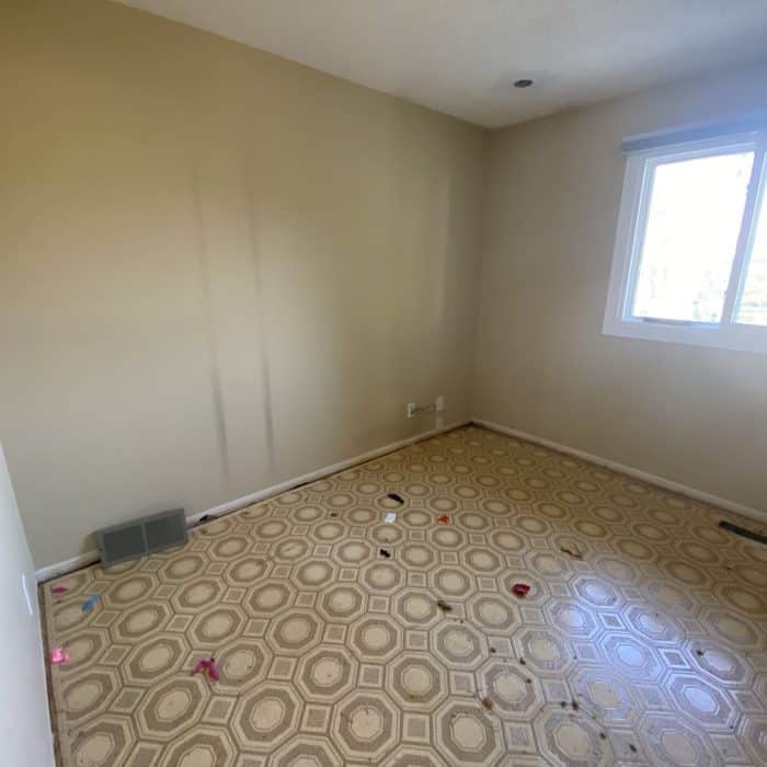 10.renovation.huntingtonhills.before.ensuite.calgary
